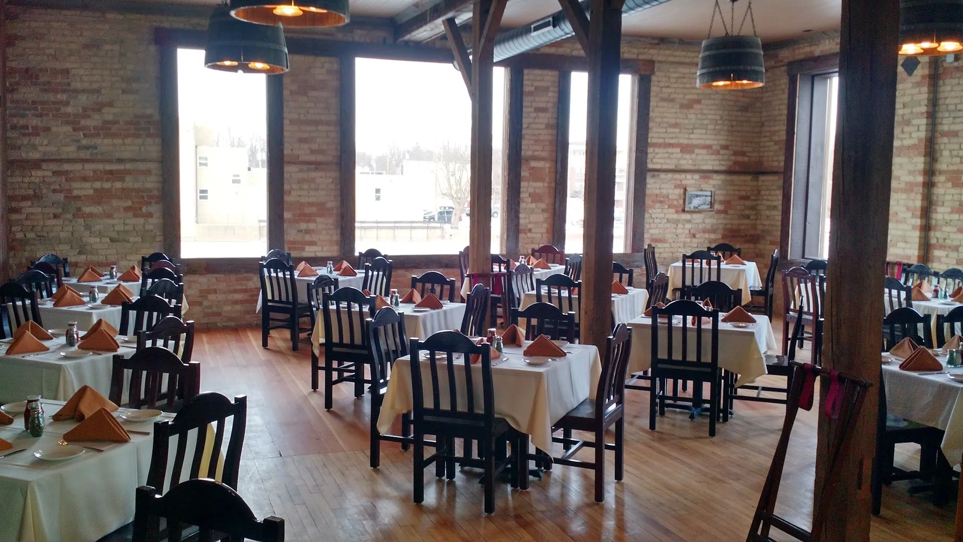 Brock's River Walk Tavern & Grill